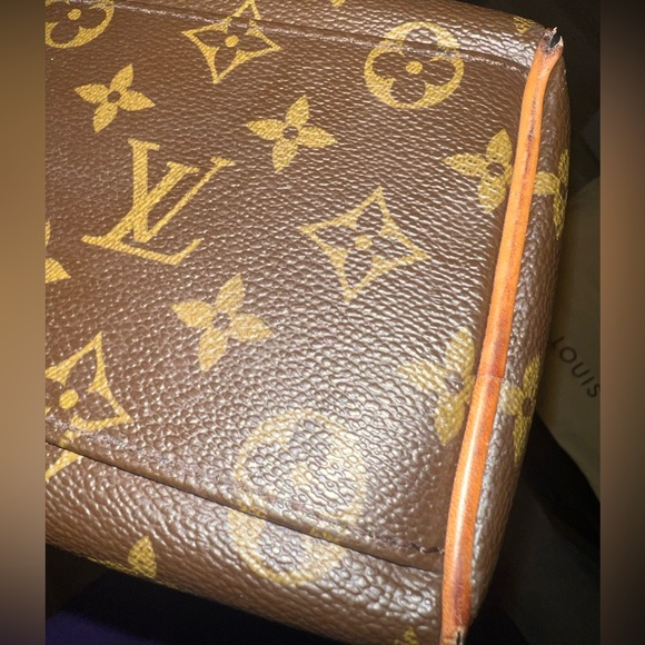 Authentic Louis Vuitton Manhattan Pm - Picture 8 of 12